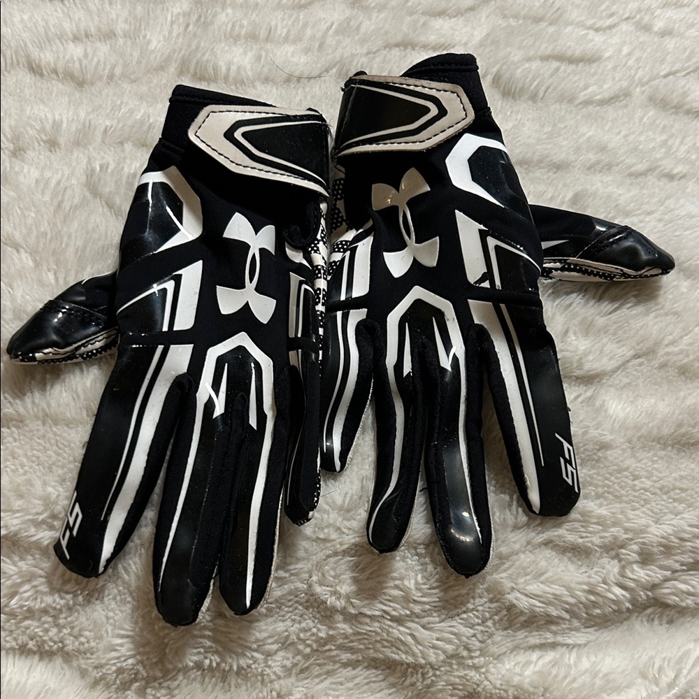 Under Armor football F5 gloves youth